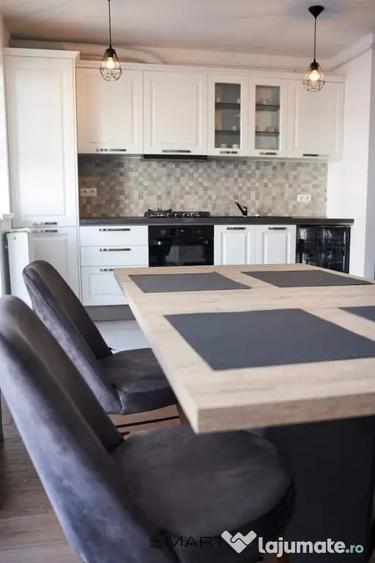 Apartament cu 3 camere decomandat în Piața Cluj