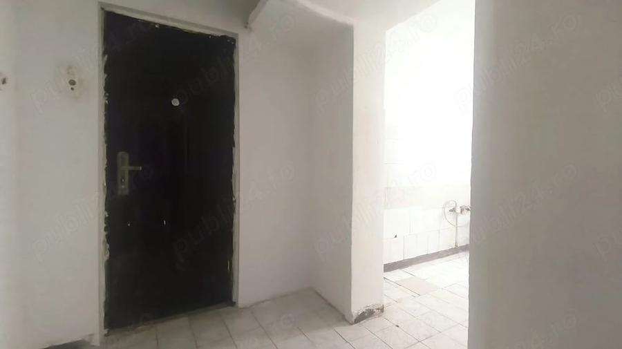 Apartament cu 2 camere semidecomandat în Micro 15