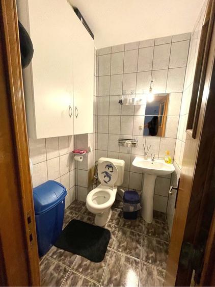 Apartament cu 4 camere decomandat, mobilat în Ostroveni