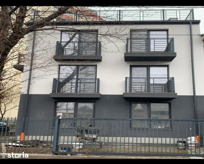 Casa Bd. Al. Obregia Proprietate versatila, comision 0 - 4