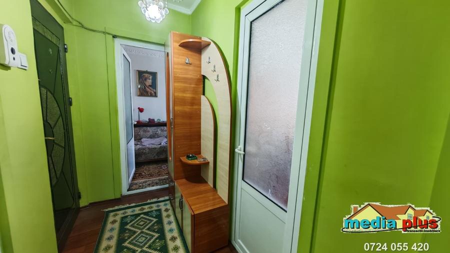Apartament cu 3 camere semidecomandat în Țiglina 1