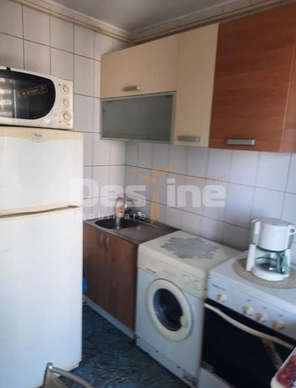 Garsonieră decomandată, mobilată în Unirii