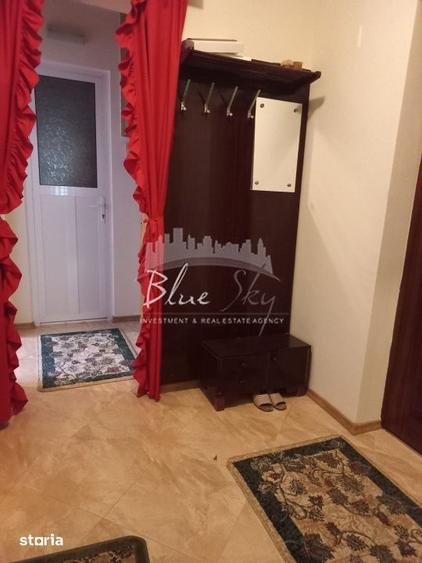 Apartament cu 4 camere decomandat, mobilat în Far