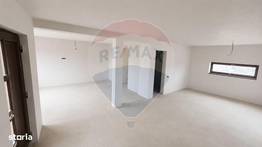 Casa / Vila cu 4 camere de vanzare - 2