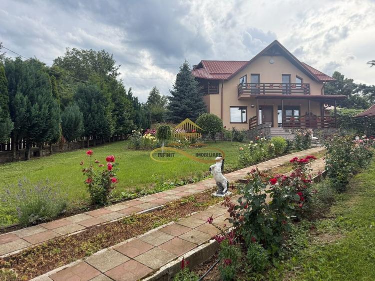 Casă individuală cu 5 camere cu Canalizare în Măgura
