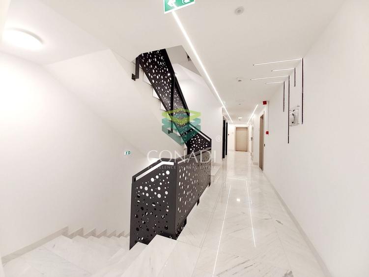 Apartament cu 3 camere semidecomandat în Aviației