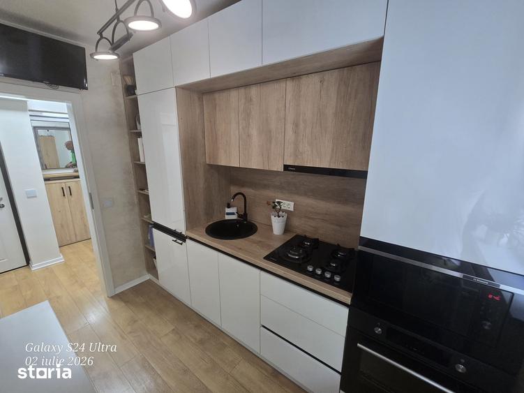 Apartament cu 3 camere în Craiovei