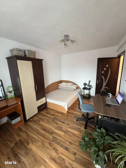 Garsonieră decomandată în Sud