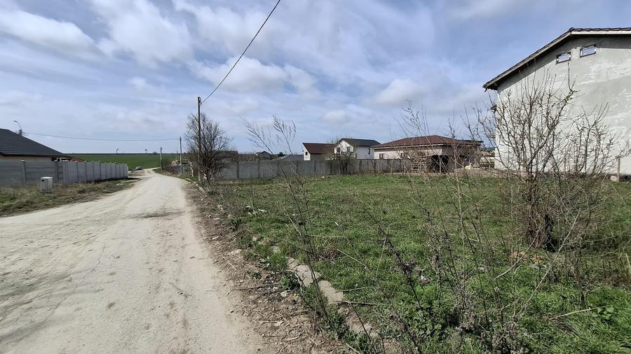 Teren Construcții intravilan de 600 mp, în Lazu