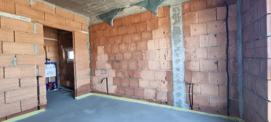 Casă individuală cu 4 camere cu Canalizare în Nord