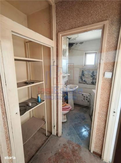 Apartament cu 2 camere decomandat în Nicolina