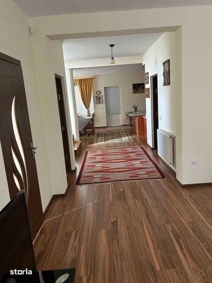 Casă cu 5 camere cu Teren 1550 Mp în Central