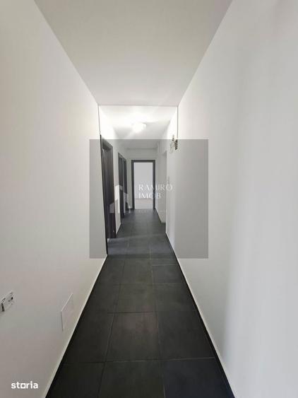 Apartament cu 3 camere decomandat în Metalurgiei