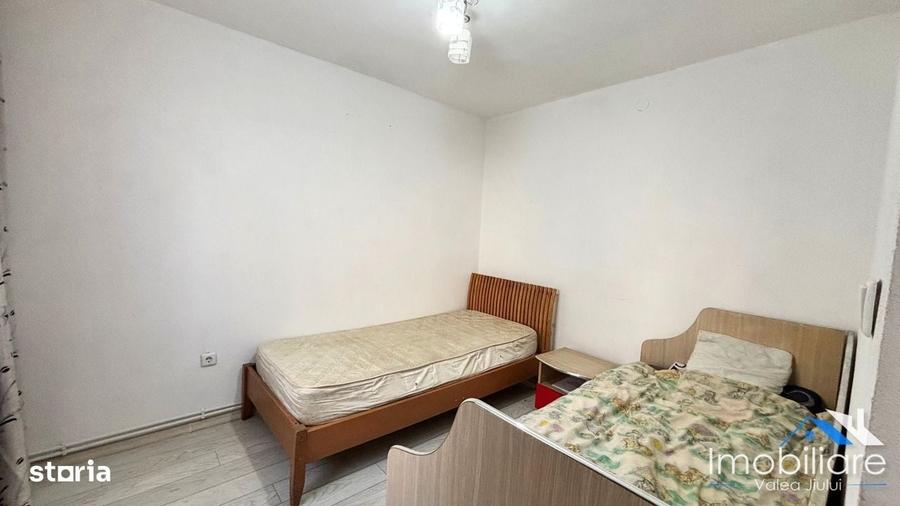 Apartament cu 2 camere decomandat în Petros