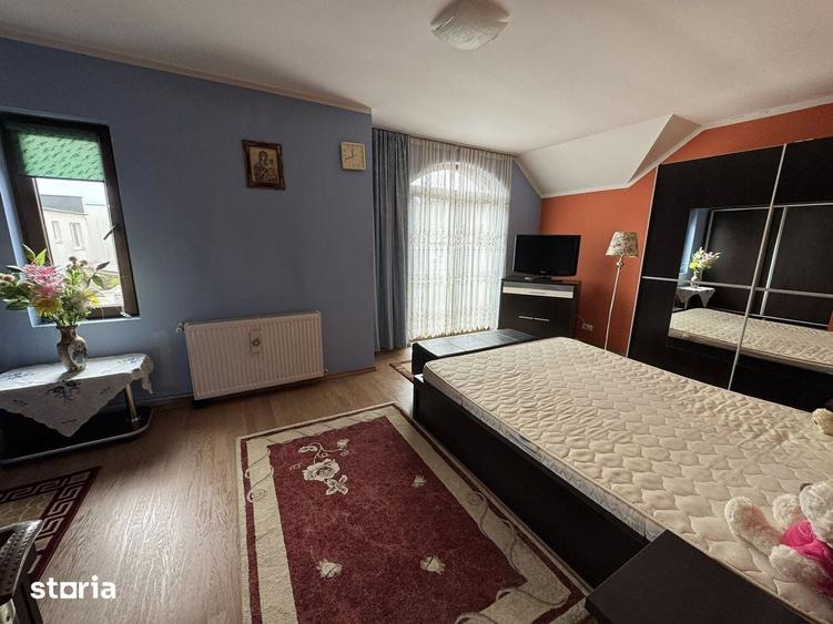 Casă cu 4 camere cu Teren 500 Mp în Central