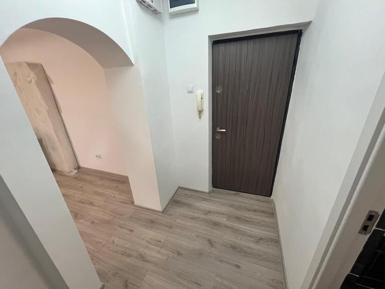 Garsonieră decomandată în Calea Călărașilor