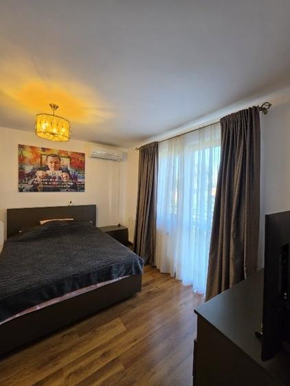 Duplex cu 5 camere cu Canalizare în Apărătorii Patriei
