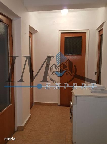 Apartament cu 3 camere decomandat în Cetate