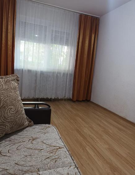 Apartament cu 2 camere semidecomandat în Km 4-5