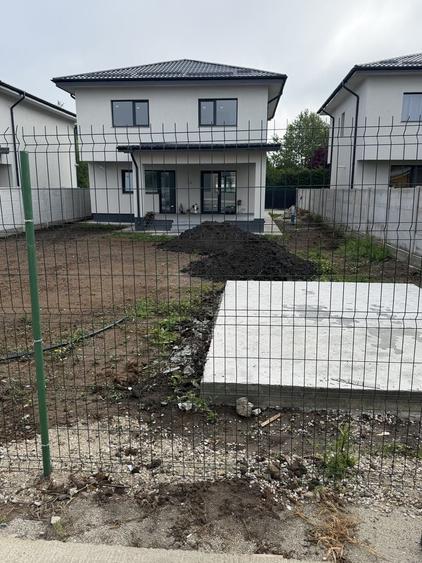 Casă cu 4 camere cu Teren 450 Mp în Olteni