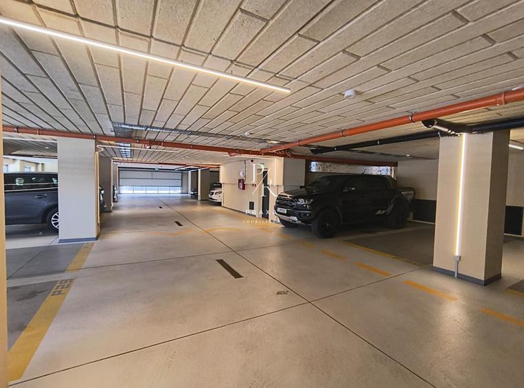 Penthouse cu 4 camere decomandat în Florești