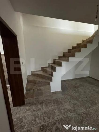 Casă cu 5 camere cu Teren 500 Mp în Giroc