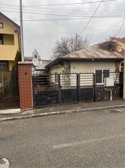 Casă cu 3 camere cu Teren 190 Mp în Central