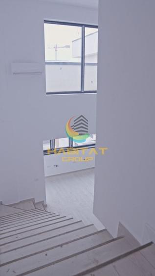 Penthouse cu 4 camere decomandat în Central