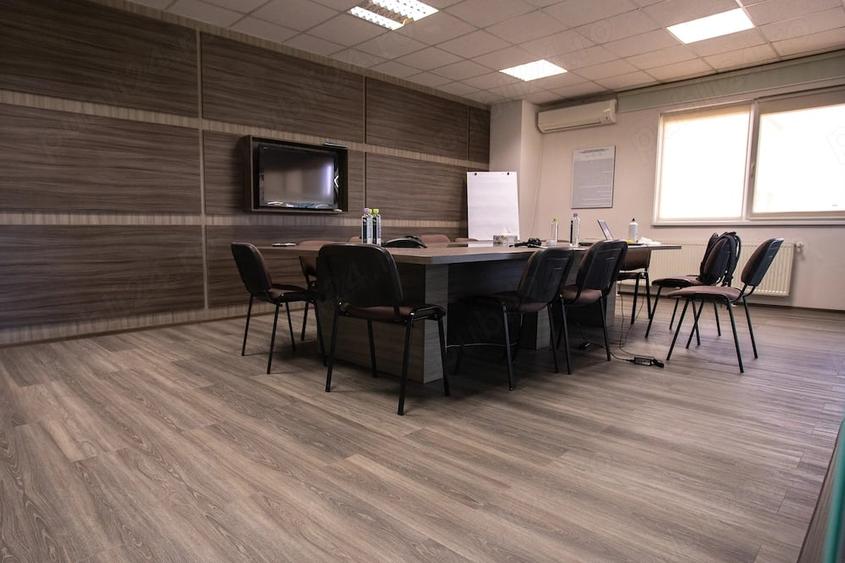 Spațiu comercial, de 5,100 mp, în Central