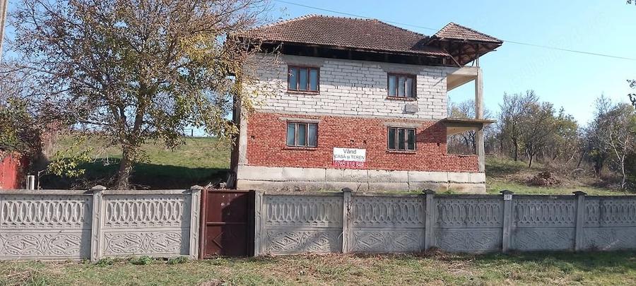 Casă cu 3 camere cu Teren 3000 Mp în Drăguțești