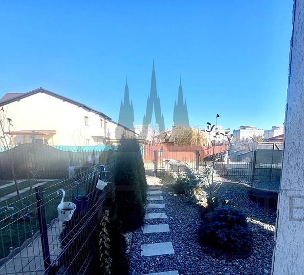 Duplex cu 4 camere cu Canalizare în Sânpetru