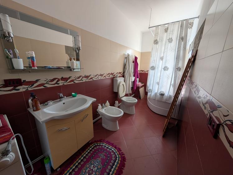 Duplex cu 5 camere cu Canalizare în Lilieci
