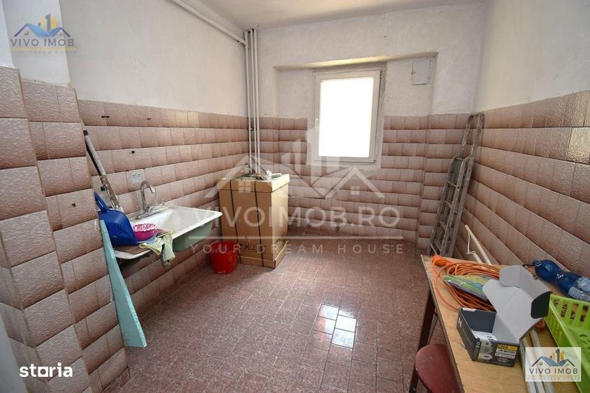 Lacul Tei- Parc Circ | etaj1 | decomandat | 76 mp | necesita renovare - 2