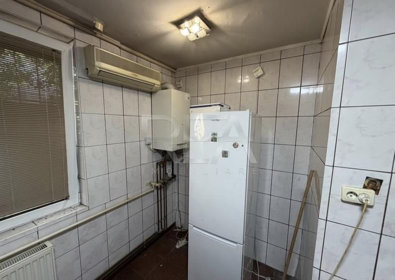 Apartament cu 3 camere semidecomandat, mobilat în Drumul Taberei