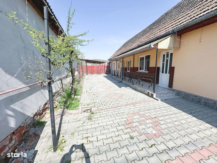 Casă cu 3 camere în Crăiești