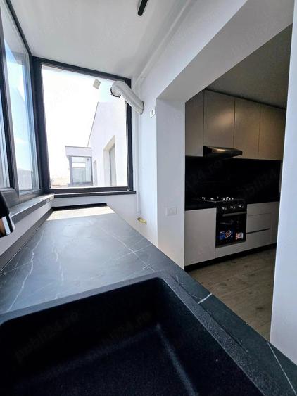 Apartament cu 4 camere decomandat în Dobroești