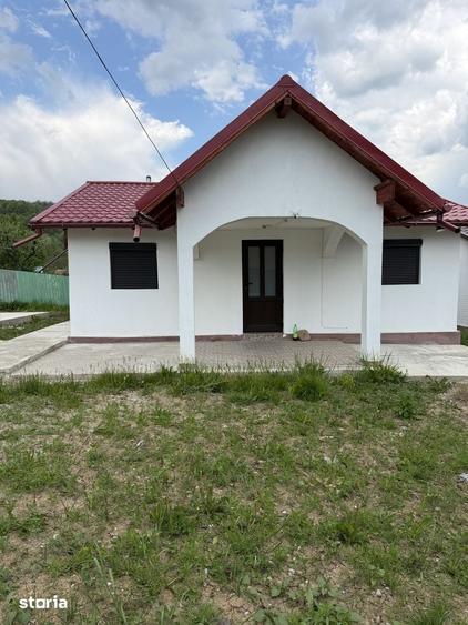 Casă cu 3 camere cu Teren 432 Mp în Predeal