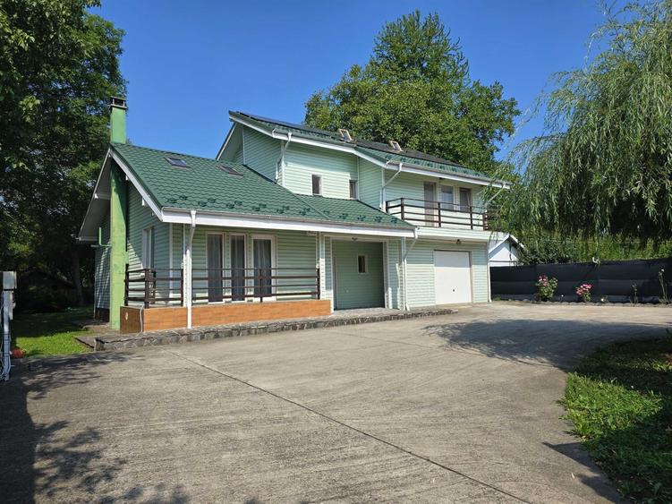 Casă cu 4 camere în Voila