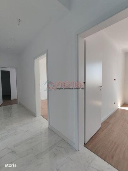 Apartament cu 4 camere în Metalurgiei