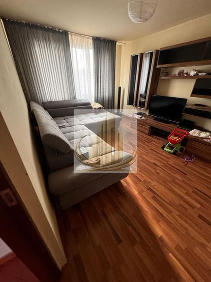 Apartament cu 3 camere decomandat, mobilat în Brâncoveanu