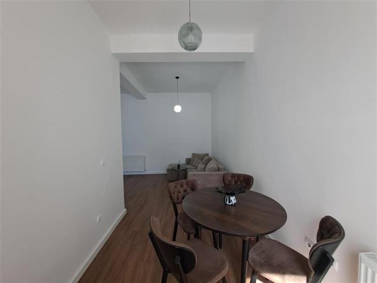 Apartament cu 2 camere semidecomandat, mobilat în Dâmbul Rotund