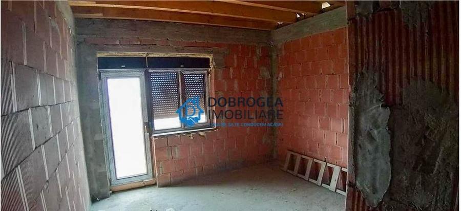 Casă individuală cu 4 camere cu Teren 600 Mp în Peco