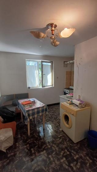 Apartament cu 3 camere semidecomandat în Antiaeriană
