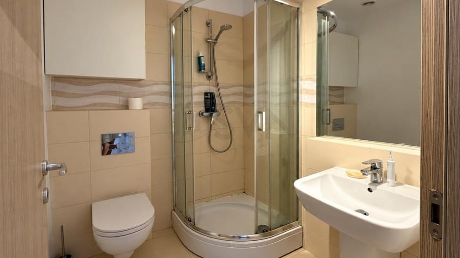 Apartament cu 3 camere decomandat în Băneasa