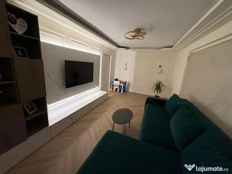 Apartament cu 3 camere decomandat, mobilat în Faleza Nord