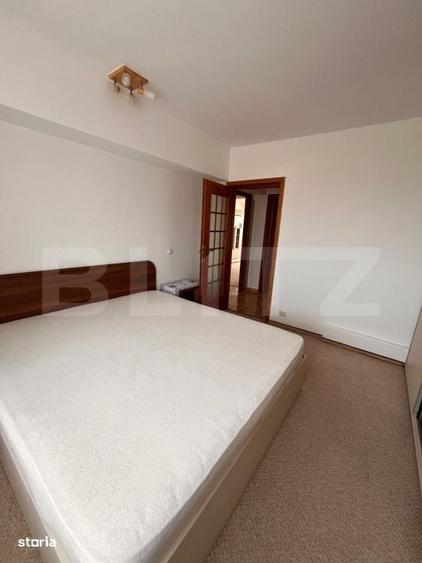 Apartament cu 4 camere decomandat în Central