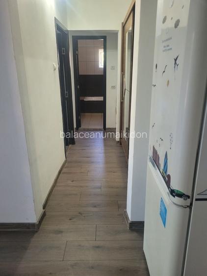 Ofer spre inchiriere apartament 3 camere in Tg Jiu str Termocentralei