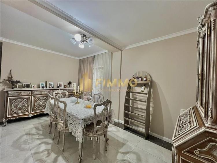 Casă individuală cu 7 camere cu Teren 800 Mp în Sfântu Ilie