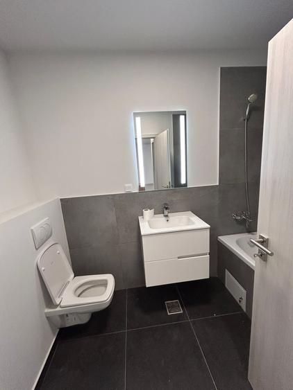 Apartament cu 2 camere semidecomandat în Florești