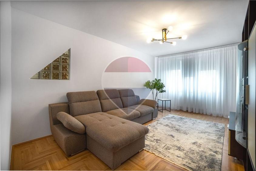 Apartament cu 3 camere decomandat, mobilat în Vlahuță